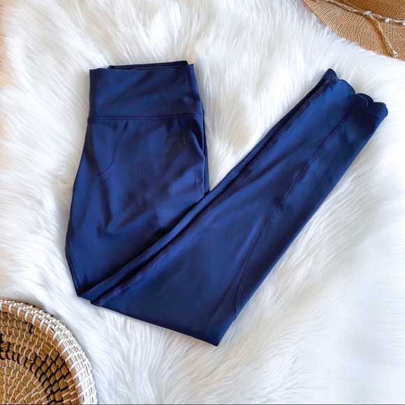 Peloton Pants - Peloton Scallop Hem Leggings Navy Blue Limited Edition
